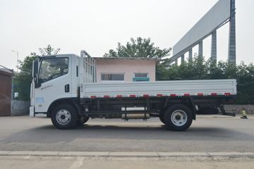 跃进 超越H300 150马力 4.2米AMT自动档单排栏板轻卡(国六)(SH1043ZFDCMZ)外观图片