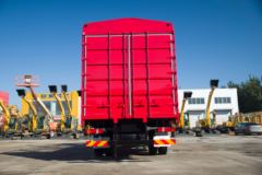 中国重汽 豪瀚N5W中卡 220马力 4X2 6.75米仓栅式载货车(ZZ5185CCYK5113E1H)