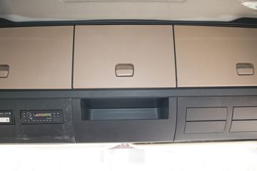 �й����� ���N5W�п� 220���� 4X2 6.75�ײ�դʽ�ػ���(ZZ5185CCYK5113E1H)ͼƬ