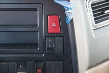 �й����� ���N5W�п� 220���� 4X2 6.75�ײ�դʽ�ػ���(ZZ5185CCYK5113E1H)ͼƬ