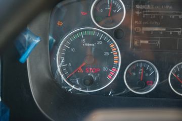 �й����� ���N5W�п� 220���� 4X2 6.75�ײ�դʽ�ػ���(ZZ5185CCYK5113E1H)ͼƬ