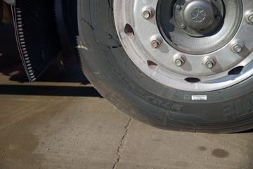 �й����� ���N5W�п� 220���� 4X2 6.75�ײ�դʽ�ػ���(ZZ5185CCYK5113E1H)ͼƬ