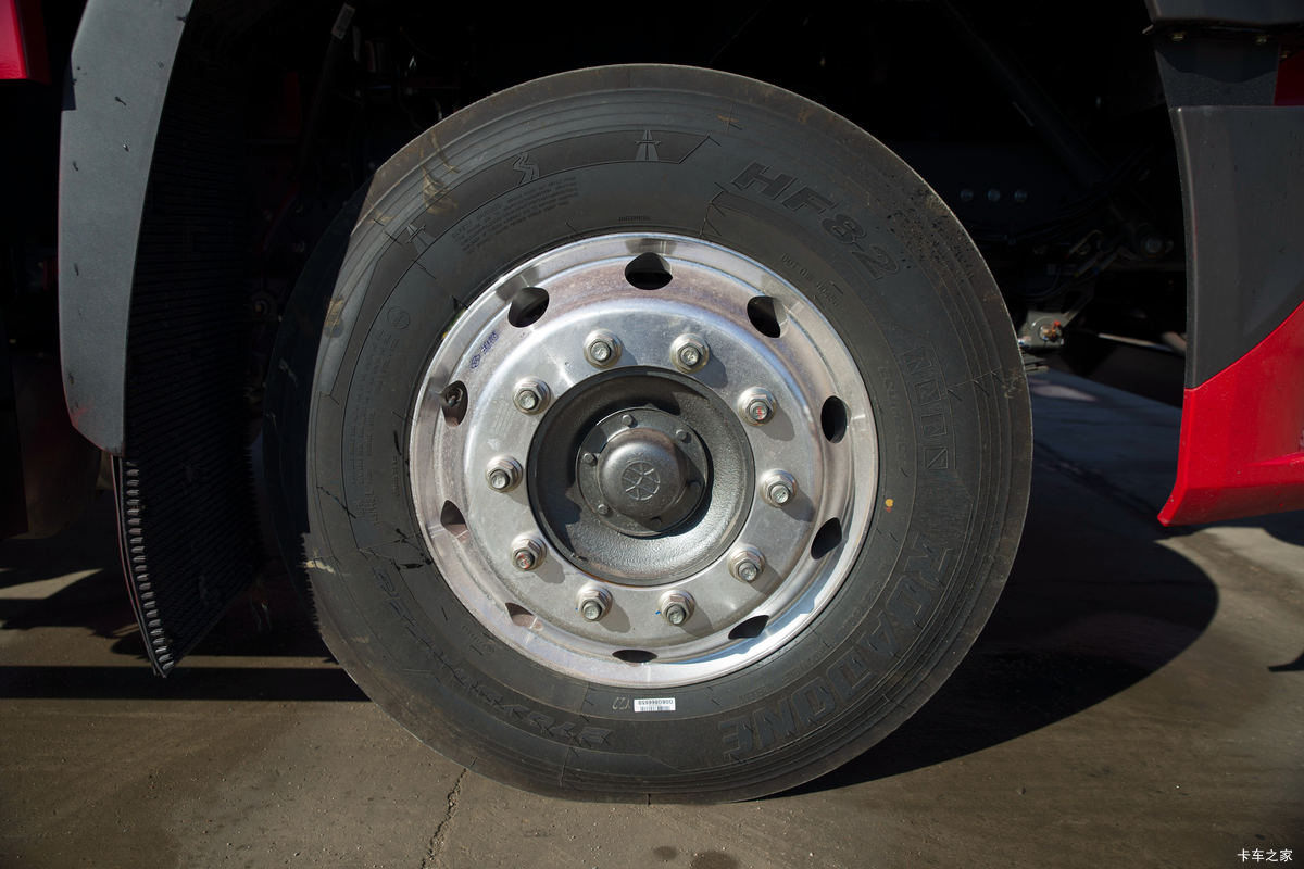 �й����� ���N5W�п� 220���� 4X2 6.75�ײ�դʽ�ػ�������                                                