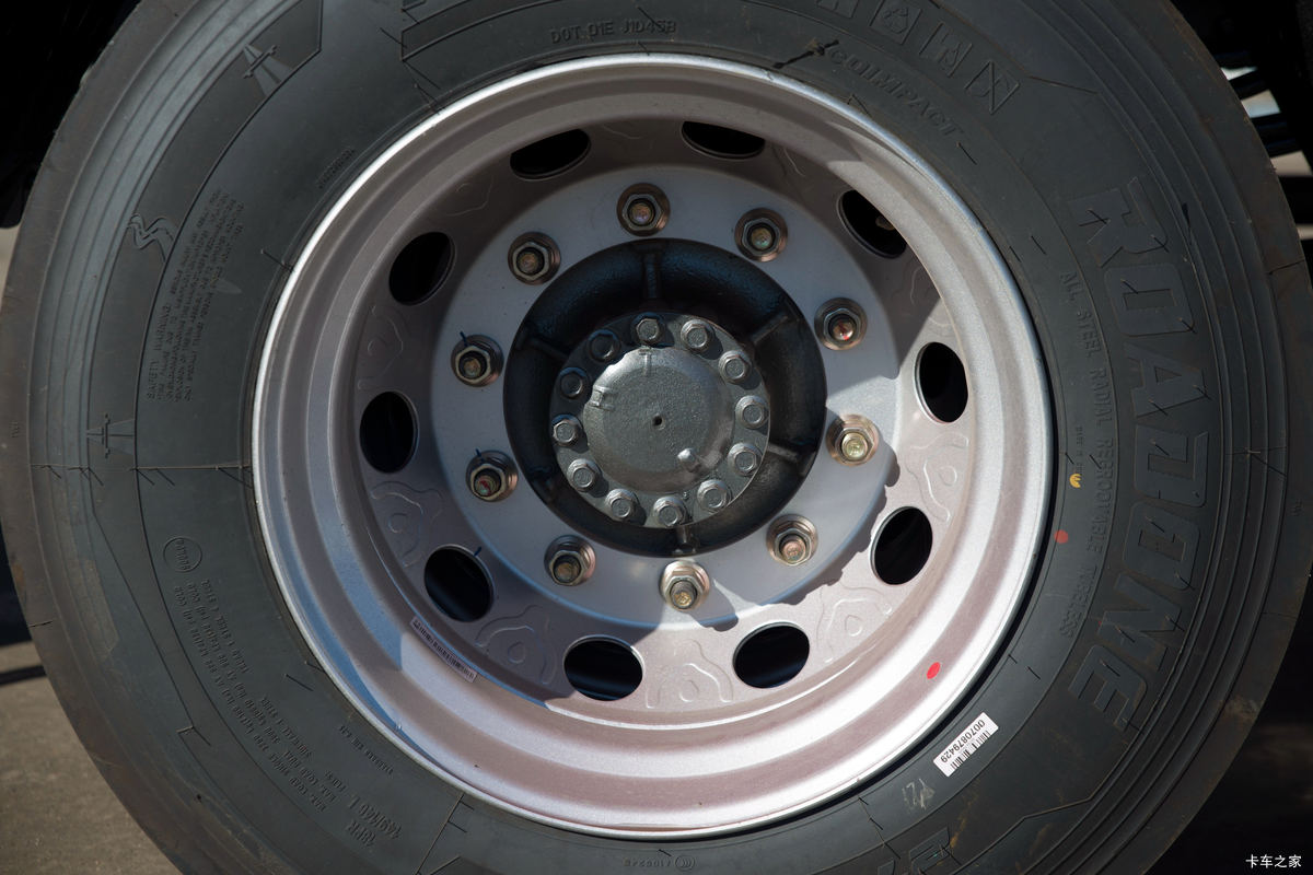 �й����� ���N5W�п� 220���� 4X2 6.75�ײ�դʽ�ػ�������                                                