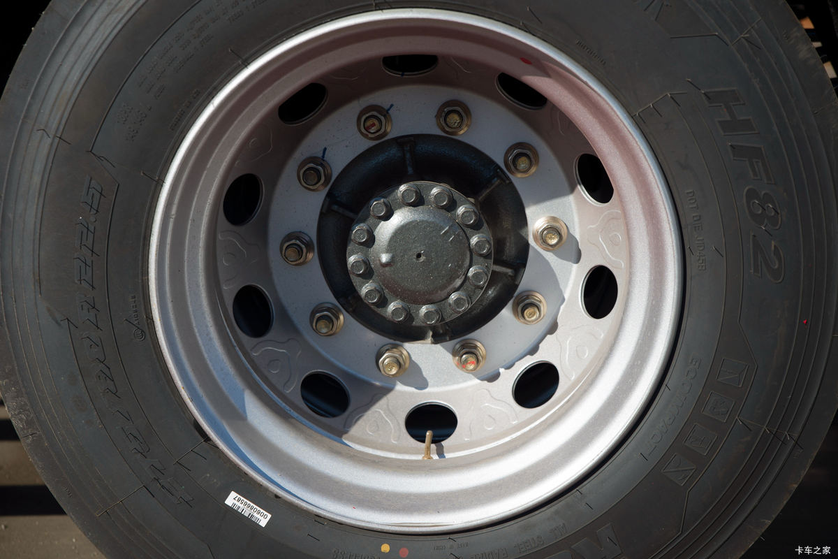 �й����� ���N5W�п� 220���� 4X2 6.75�ײ�դʽ�ػ�������                                                
