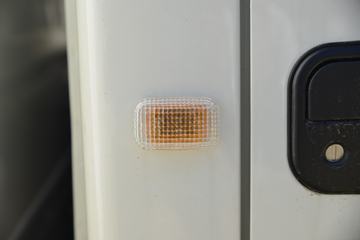 ���� ˳��խ�� 116���� 4X2 4.145����س�(JMT5040XBWXG2)ͼƬ