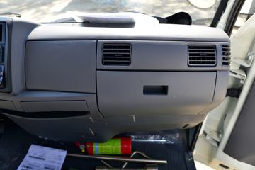 ���� ˳��խ�� 116���� 4X2 4.145����س�(JMT5040XBWXG2)ͼƬ