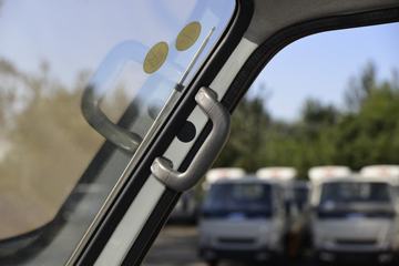 ���� ˳��խ�� 116���� 4X2 4.145����س�(JMT5040XBWXG2)ͼƬ