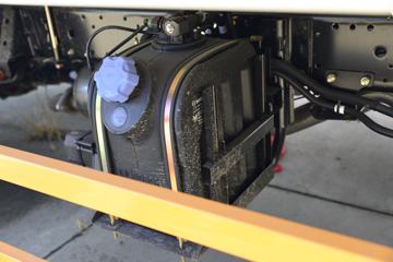 ���� ˳��խ�� 116���� 4X2 4.145����س�(JMT5040XBWXG2)ͼƬ