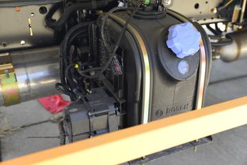 ���� ˳��խ�� 116���� 4X2 4.145����س�(JMT5040XBWXG2)ͼƬ