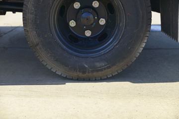 ���� ˳��խ�� 116���� 4X2 4.145����س�(JMT5040XBWXG2)ͼƬ