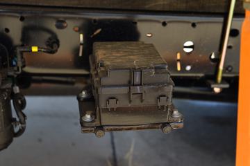 ���� ˳��խ�� 116���� 4X2 4.145����س�(JMT5040XBWXG2)ͼƬ