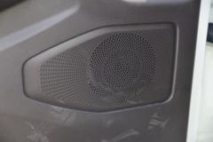 江铃 新款顺达窄体 116马力 3.265米双排栏板轻卡(国六)(JX1041TSG26)