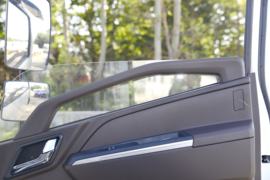 江铃汽车底盘&nbsp;垃圾运输车驾驶室图片