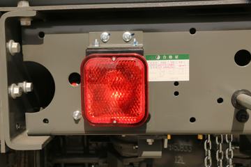 �й������ɶ����ó� ��ʨ 190���� 4X2 3.8����ж��(����)ͼƬ