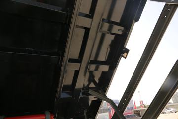 �й������ɶ����ó� ��ʨ 190���� 4X2 3.8����ж��(����)ͼƬ