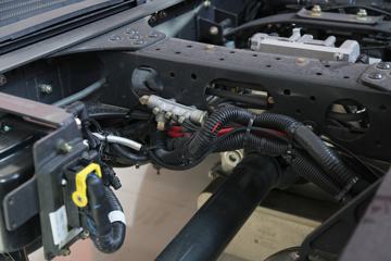 �������� ����H5�п� 240���� 4X2 6.8�������ػ���(Һ��)ͼƬ
