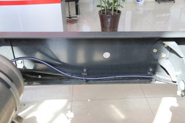 �������� ����H5�п� 240���� 4X2 6.8�������ػ���(Һ��)ͼƬ