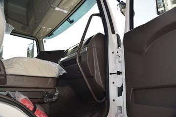 �������� ����H5�п� 270���� 4X2 9.6����ʽ�ػ���(9T����)ͼƬ
