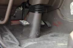 东风柳汽 乘龙H5中卡 220马力 4X2 6.8米仓栅式载货车(LZ5180CCYM3AB)