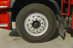 东风柳汽 乘龙H5中卡 220马力 4X2 6.8米仓栅式载货车(LZ5180CCYM3AB)