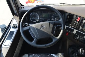 �������� ����H5�п� 270���� 4X2 9.6����ʽ�ػ���(9T����)ͼƬ