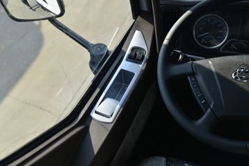 �������� ����H5�п� 270���� 4X2 9.6����ʽ�ػ���(9T����)ͼƬ
