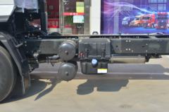 东风柳汽 乘龙H5中卡 270马力 4X2 9.6米厢式载货车(9T后桥)(LZ5180XXYM5AB)