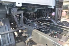 东风柳汽 乘龙H5中卡 270马力 4X2 9.6米厢式载货车(9T后桥)(LZ5180XXYM5AB)