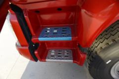 东风柳汽 新乘龙M3中卡 220马力 6X2 7.8米仓栅式载货车(LZ5240CCYM3CB)