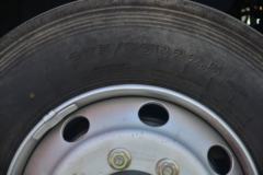 东风柳汽 新乘龙M3中卡 185马力 4X2 6.8米仓栅式载货车(LZ5180CCYM3AB)