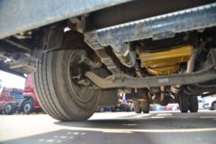东风柳汽 新乘龙M3中卡 185马力 4X2 6.8米仓栅式载货车(LZ5180CCYM3AB)