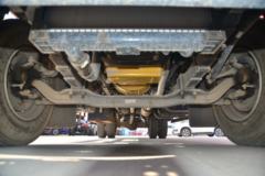 东风柳汽 新乘龙M3中卡 185马力 4X2 6.8米仓栅式载货车(LZ5180CCYM3AB)