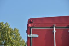 东风柳汽 新乘龙M3中卡 185马力 4X2 6.8米仓栅式载货车(LZ5180CCYM3AB)
