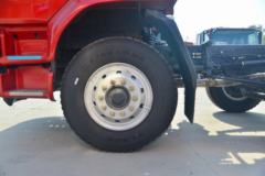 东风柳汽 新乘龙M3中卡 220马力 6X2 7.8米仓栅式载货车(LZ5240CCYM3CB)