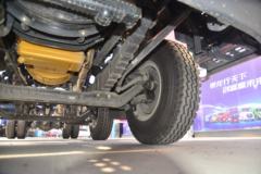 东风柳汽 新乘龙M3中卡 220马力 6X2 7.8米仓栅式载货车(LZ5240CCYM3CB)