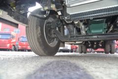 青岛解放 龙VH 2.0版 240马力 4X2 6.75米仓栅式载货车(10挡)(CA5189CCYPK2L2E5A80)