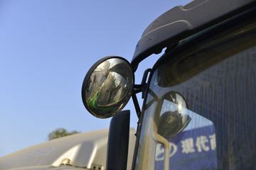 ���� ��� 220���� 6X2 4.8����ж��(DYQ3251D5CB)ͼƬ