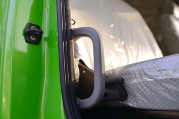 ���� ��� 220���� 6X2 4.8����ж��(DYQ3251D5CB)ͼƬ