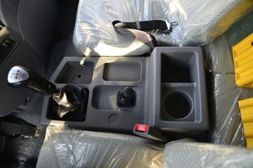 ���� ��� 220���� 6X2 4.8����ж��(DYQ3251D5CB)ͼƬ