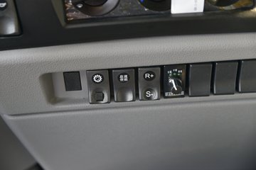 ���� ��� 220���� 6X2 4.8����ж��(DYQ3251D5CB)ͼƬ