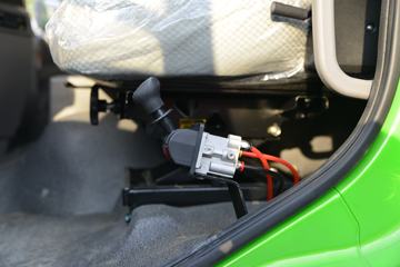 ���� ��� 220���� 6X2 4.8����ж��(DYQ3251D5CB)ͼƬ