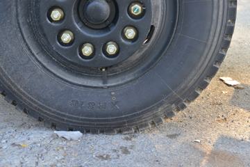 ���� ��� 220���� 6X2 4.8����ж��(DYQ3251D5CB)ͼƬ