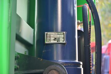 ���� ��� 220���� 6X2 4.8����ж��(DYQ3251D5CB)ͼƬ