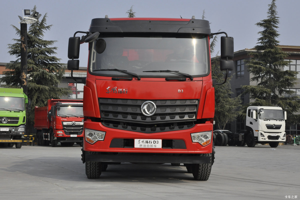 东风新疆 拓行D3 210马力 4X2 绿化喷洒车(国六)(程力威牌)