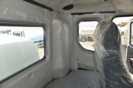 重汽豪瀚底盘&nbsp;洒水车/喷洒车驾驶室图片