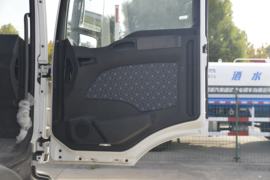 重汽汕德卡底盘&nbsp;清洗车驾驶室图片