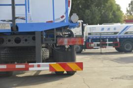 重汽汕德卡底盘&nbsp;清洗车上装图片