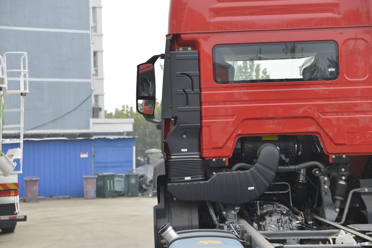 �й����� HOWO N5W�п� 220���� 4X2 6.75�������ػ���(�߶�)���                                                