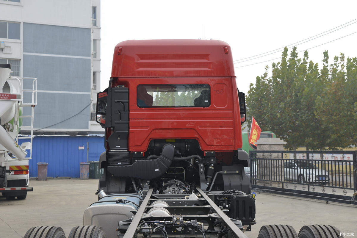 �й����� HOWO N5W�п� 220���� 4X2 6.75�������ػ���(�߶�)���                                                
